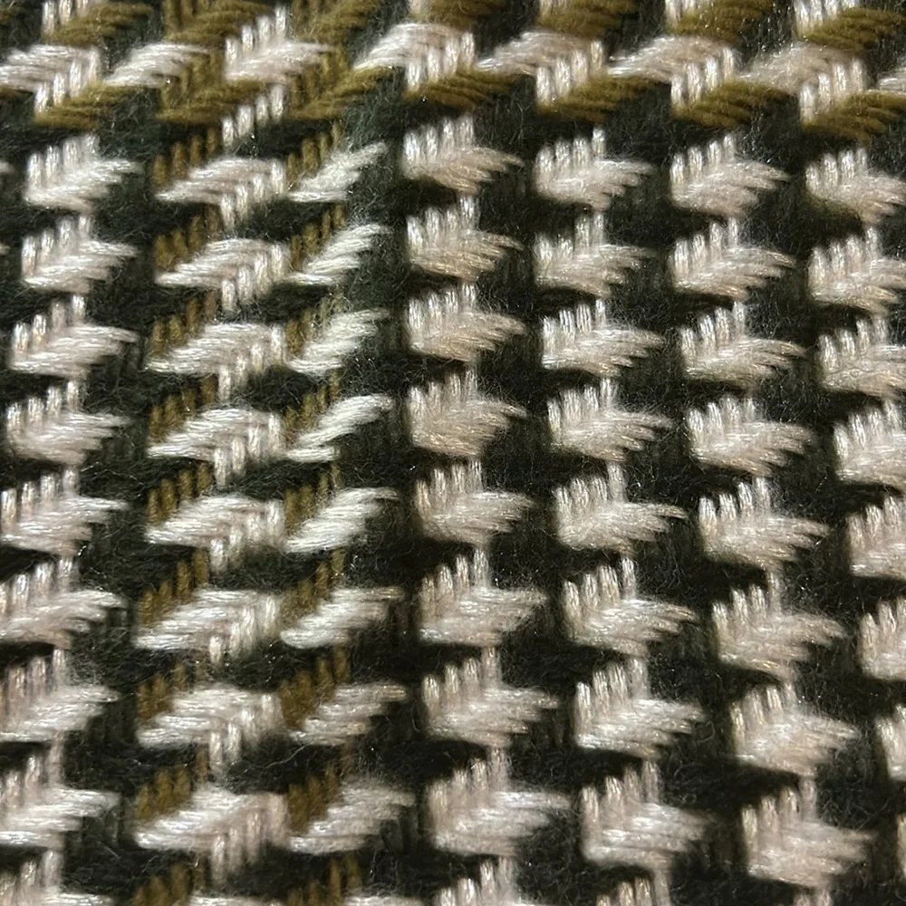FRAAS The scarf Company knitted scarf. NEW